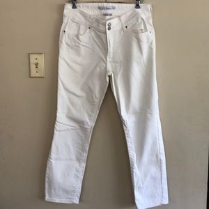 Levi’s white jeans